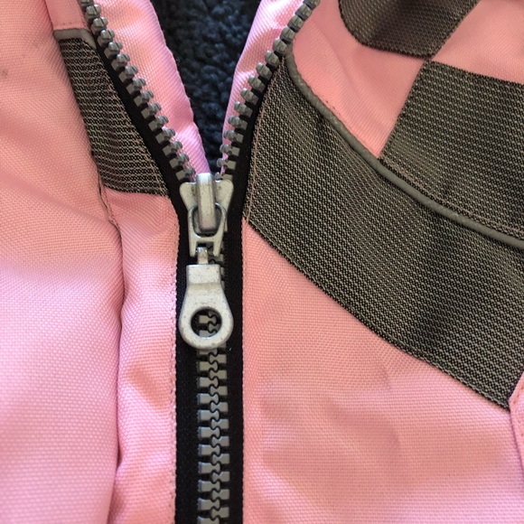 Ladies pink lined winter coat. - Picture 2 of 14
